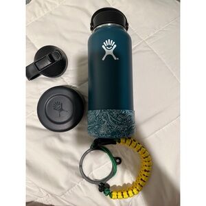 Hydro flask 32oz wide mouth and accessories